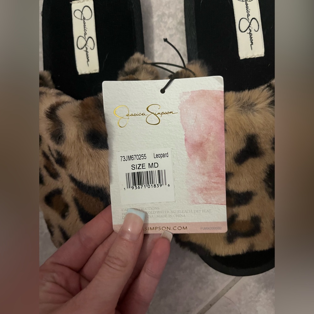 Jessica Simpson Cheetah Print Plush Slippers - Picture 3 of 7